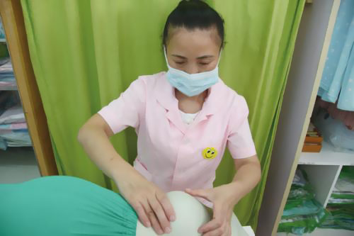 羞羞色电影在线观看厂家新妈妈没有奶或奶水少找催乳师就能解决